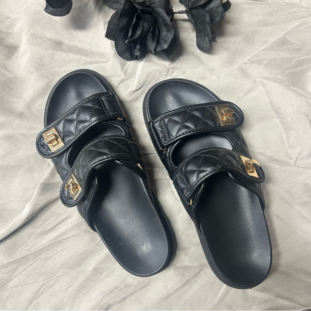 Steve Madden NYC Black Quilted Sandal with gold accents size 8 faux leather
